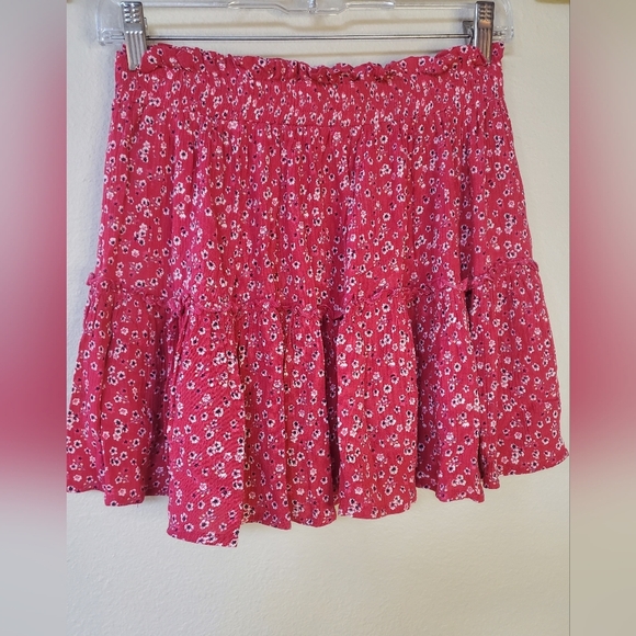 Princess Polly Red Ruffle Floral Mini Skirt. Womens size 6 - Picture 6 of 6
